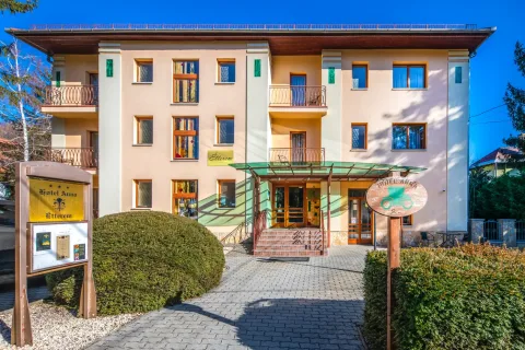 Anna Hotel – Gyöngyös
