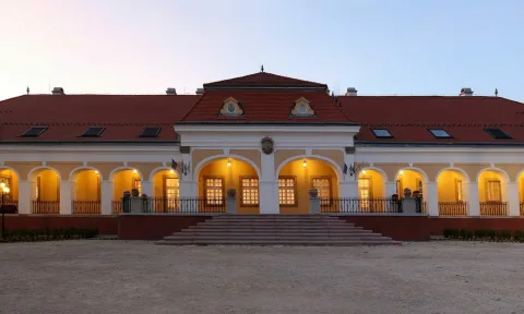 Teleki-Wattay Kastélyszálló – Pomáz
