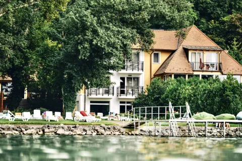 Tópart Hotel Étterem – Balatonvilágos