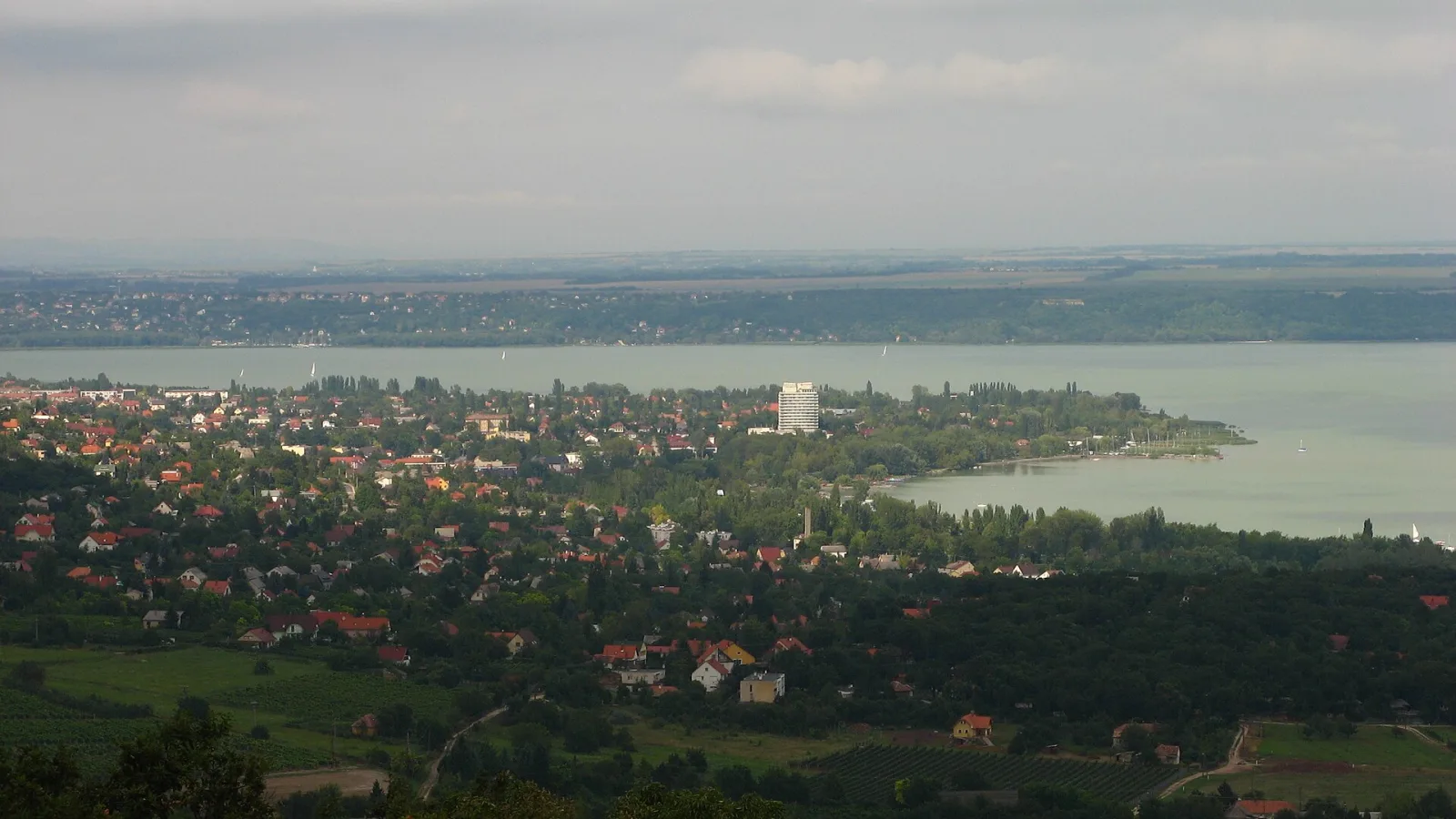 Balatonalmádi – illusztráció